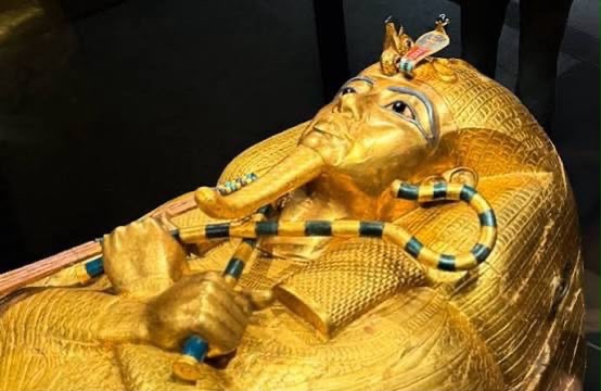 Золотая маска Тутанхамона